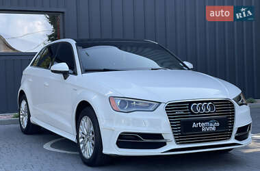 Хэтчбек Audi A3 2016 в Ровно