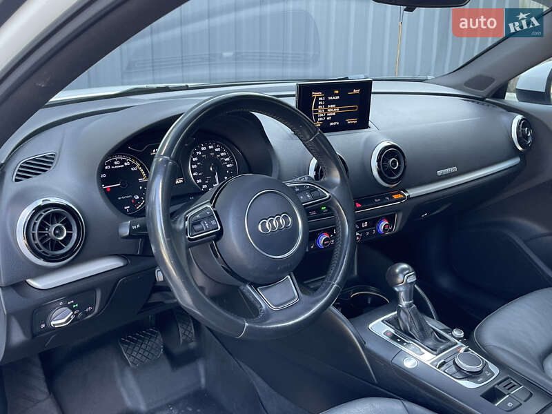 Хэтчбек Audi A3 2016 в Ровно
