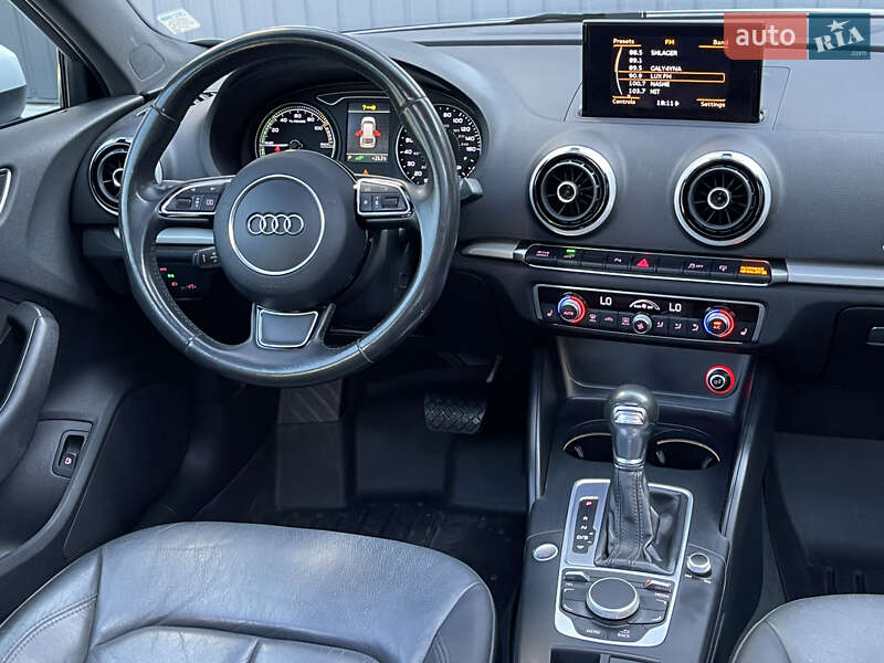 Хэтчбек Audi A3 2016 в Ровно