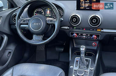 Хэтчбек Audi A3 2016 в 