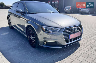 Хэтчбек Audi A3 2017 в 