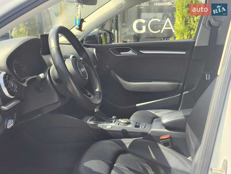 Седан Audi A3 2016 в Киеве