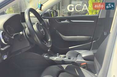 Седан Audi A3 2016 в 