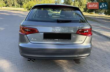 Хетчбек Audi A3 2015 в 