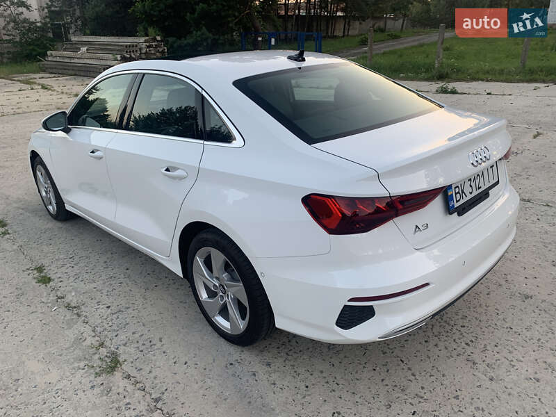 Седан Audi A3 2023 в Ровно