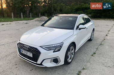 Седан Audi A3 2023 в Нетешине