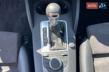Хэтчбек Audi A3 2015 в 