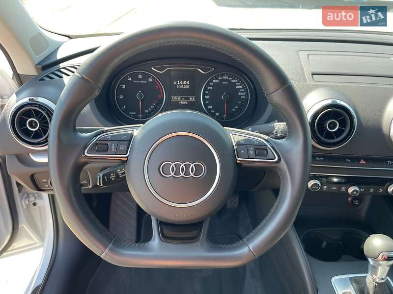 Хэтчбек Audi A3 2015 в Ужгороде