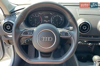 Хэтчбек Audi A3 2015 в 