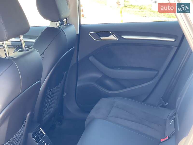 Хэтчбек Audi A3 2015 в Ужгороде