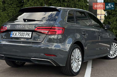 Хэтчбек Audi A3 2016 в 