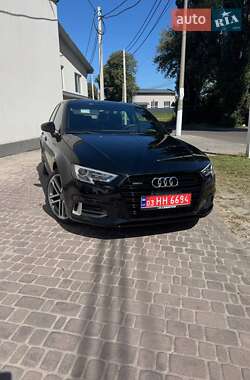Седан Audi A3 2018 в Ровно