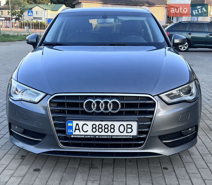 Хэтчбек Audi A3 2015 в 