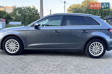 Хэтчбек Audi A3 2015 в 