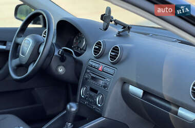 Хэтчбек Audi A3 2005 в 