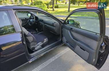 Хэтчбек Audi A3 1999 в 