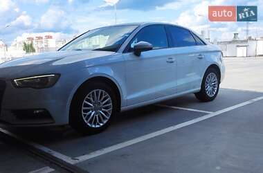 Седан Audi A3 2016 в 