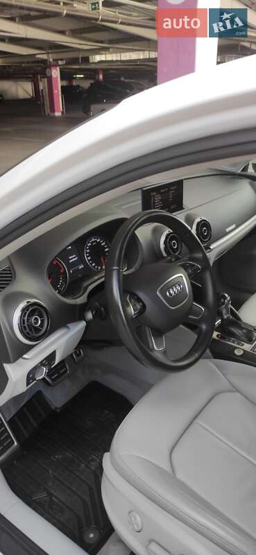 Седан Audi A3 2016 в Киеве