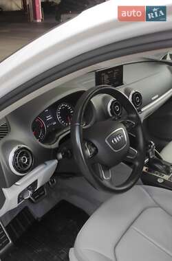 Седан Audi A3 2016 в 