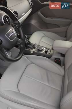 Седан Audi A3 2016 в 