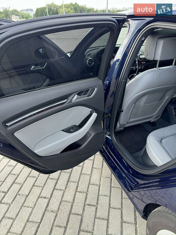 Седан Audi A3 2017 в Львові