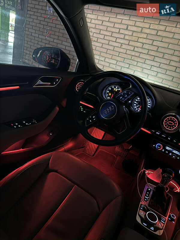 Седан Audi A3 2017 в Львові