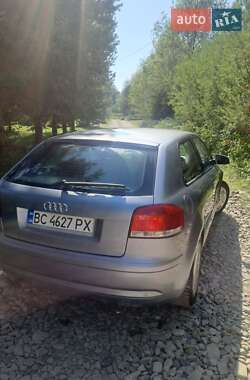 Хэтчбек Audi A3 2004 в 