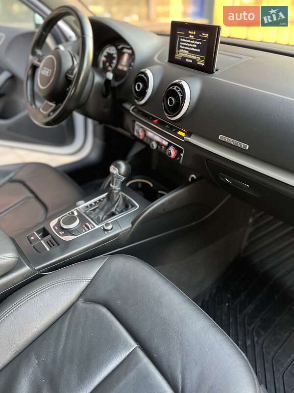 Хэтчбек Audi A3 2016 в Запорожье