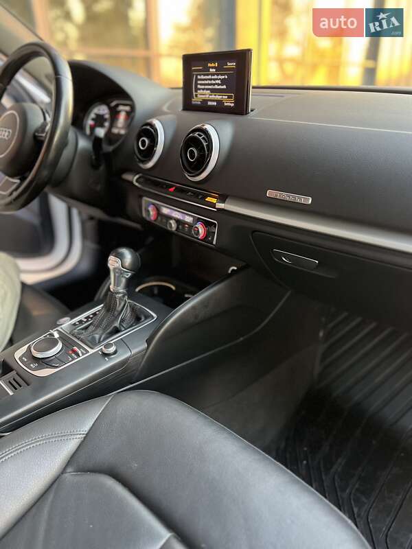 Хэтчбек Audi A3 2016 в Запорожье