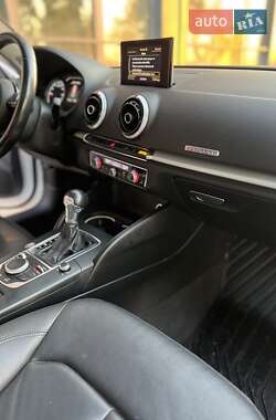 Хэтчбек Audi A3 2016 в 