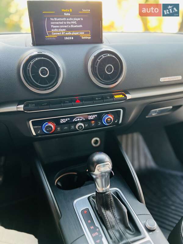 Хэтчбек Audi A3 2016 в Запорожье