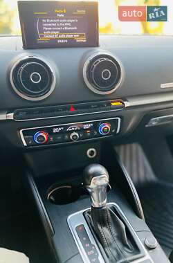 Хэтчбек Audi A3 2016 в 