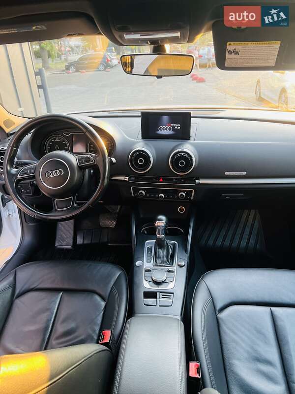 Хэтчбек Audi A3 2016 в Запорожье