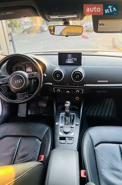 Хэтчбек Audi A3 2016 в 