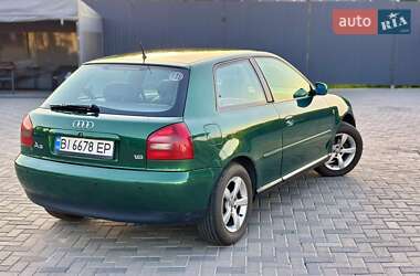 Хэтчбек Audi A3 2000 в 