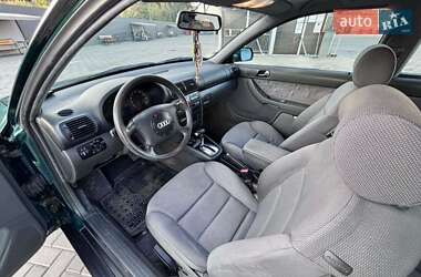 Хэтчбек Audi A3 2000 в 