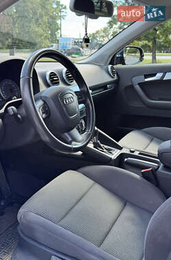 Хэтчбек Audi A3 2011 в 