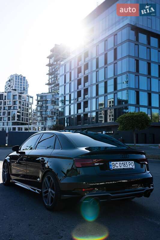 Седан Audi A3 2018 в Львове