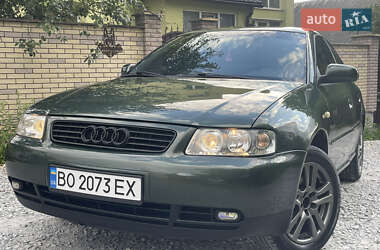Хэтчбек Audi A3 2000 в 