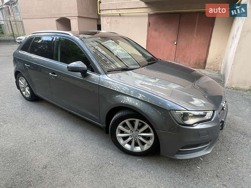 Хетчбек Audi A3 2016 в Львові