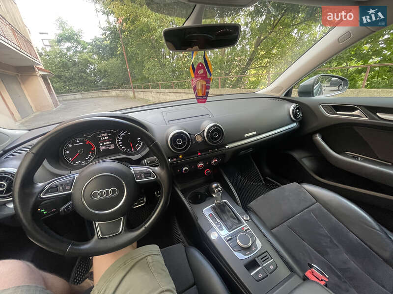 Хетчбек Audi A3 2016 в Львові