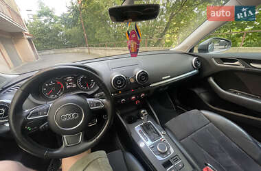 Хетчбек Audi A3 2016 в 