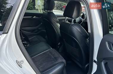 Хэтчбек Audi A3 2016 в 