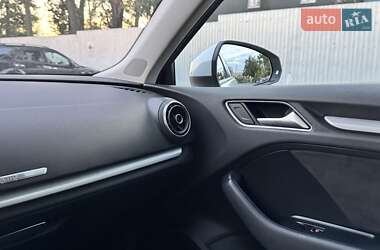 Хэтчбек Audi A3 2016 в 