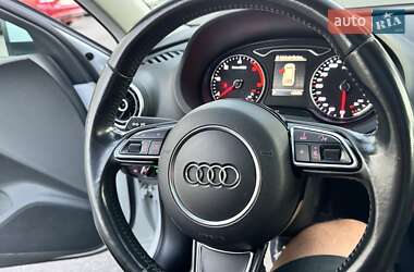 Хэтчбек Audi A3 2016 в 