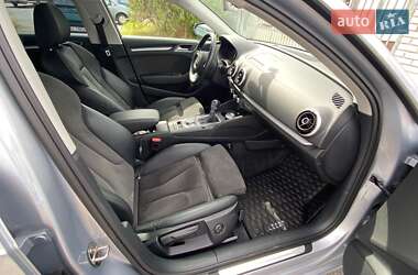 Хэтчбек Audi A3 2015 в 