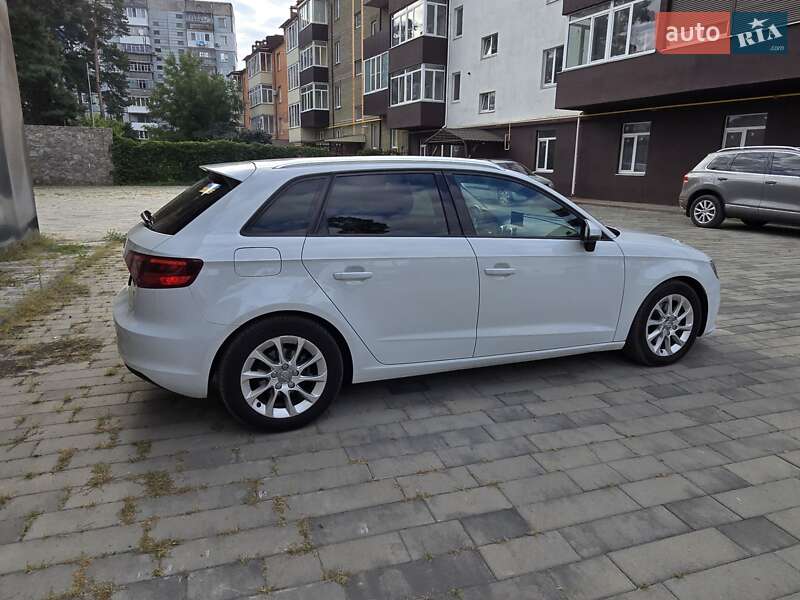 Хэтчбек Audi A3 2016 в Ахтырке
