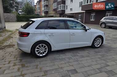 Хэтчбек Audi A3 2016 в 