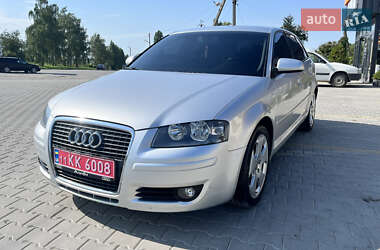 Хэтчбек Audi A3 2004 в 