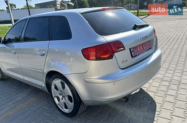Хэтчбек Audi A3 2004 в 